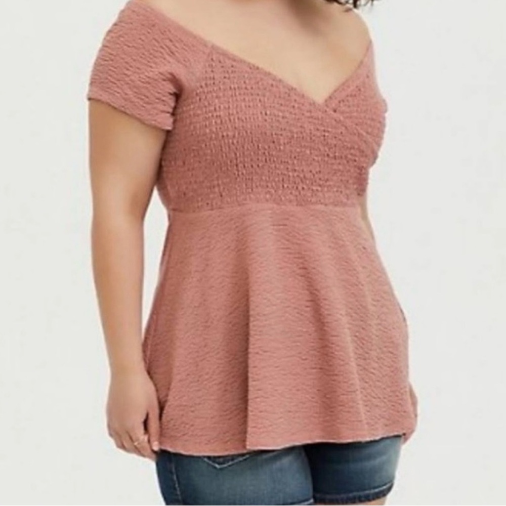 Torrid Smocked Off Shoulder Babydoll Top Size 4 Dusty Pink